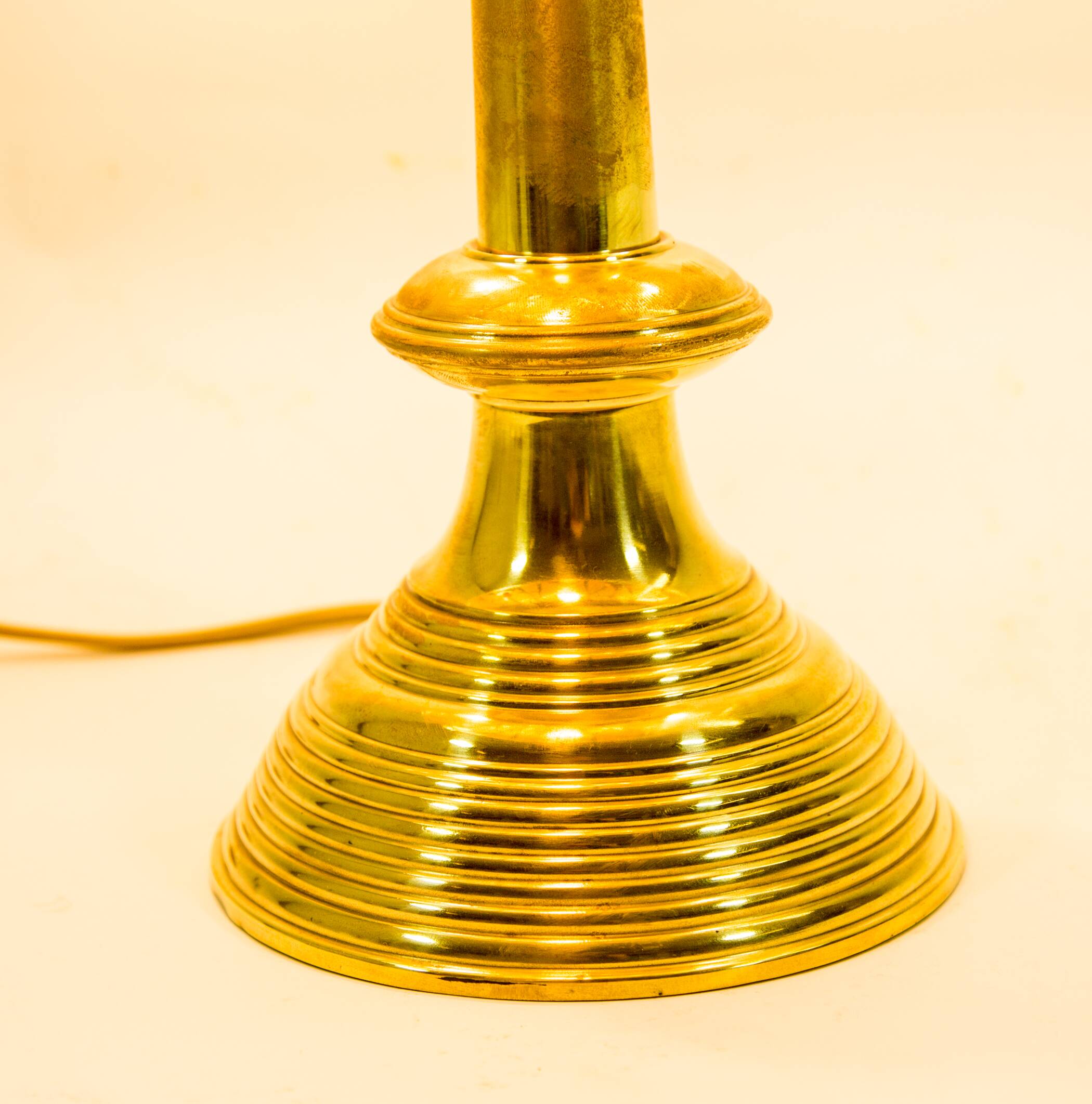 Lampe de table Dégué | Art Déco | Base en laiton lourd | millésime des années 1930