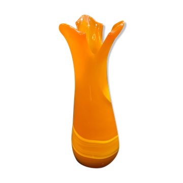 Vintage vase in glass pase