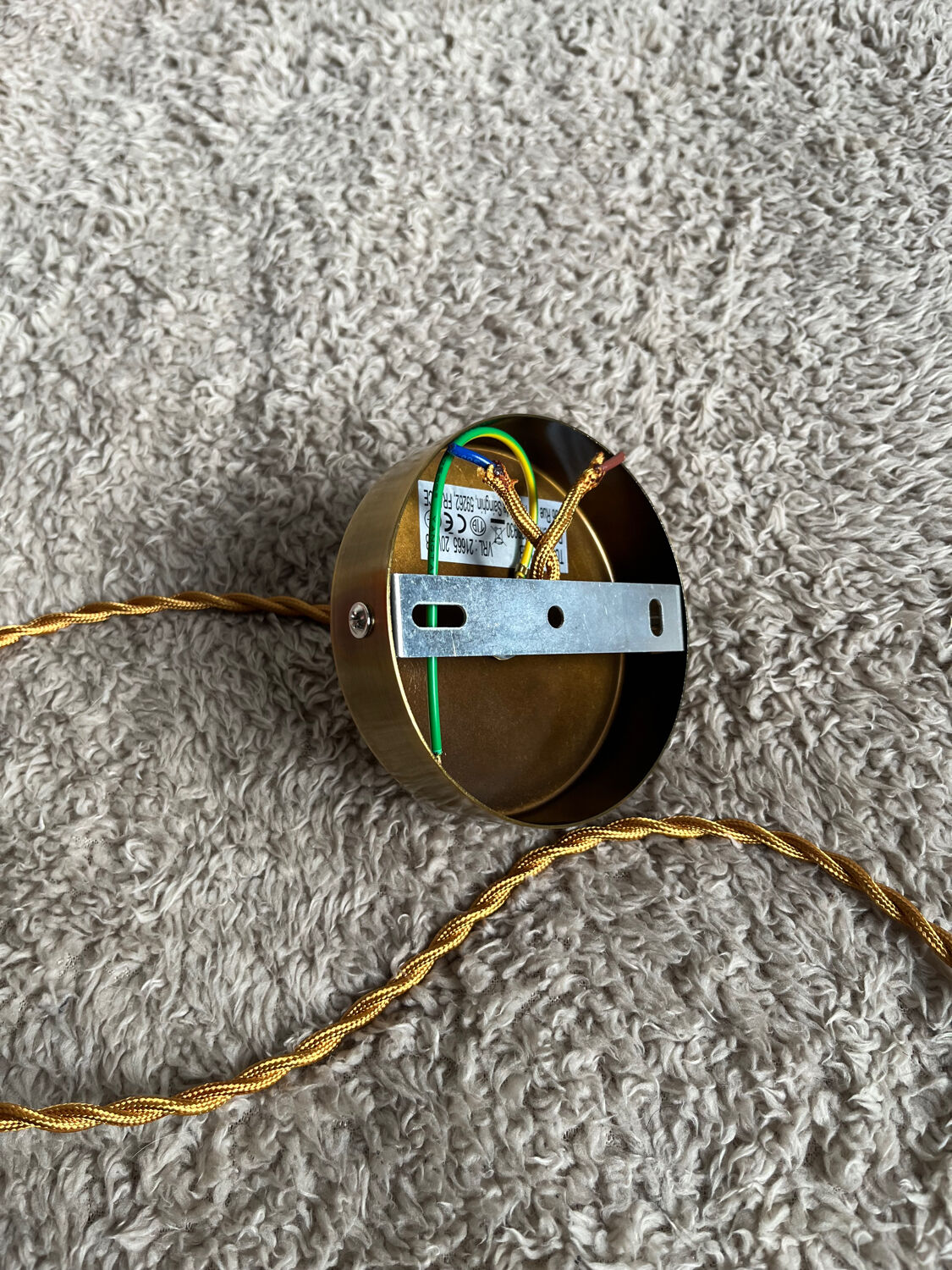 Suspension en tôle émaillée électricité neuve