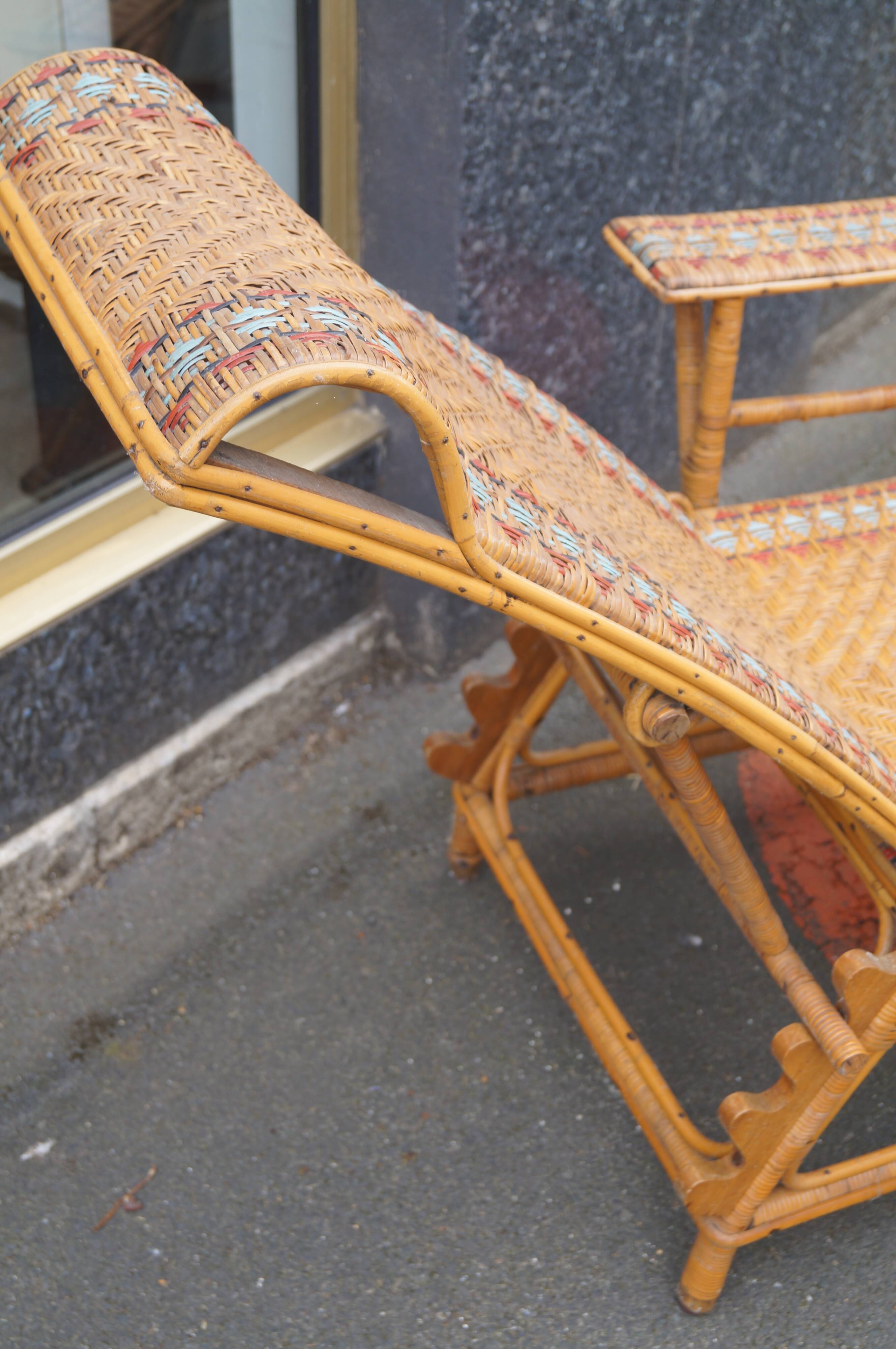 Rattan chaise longue 1920