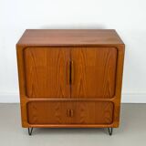 Buffet Hi-Fi danois en teck avec portes à tambour de Dyrlund, années 1970