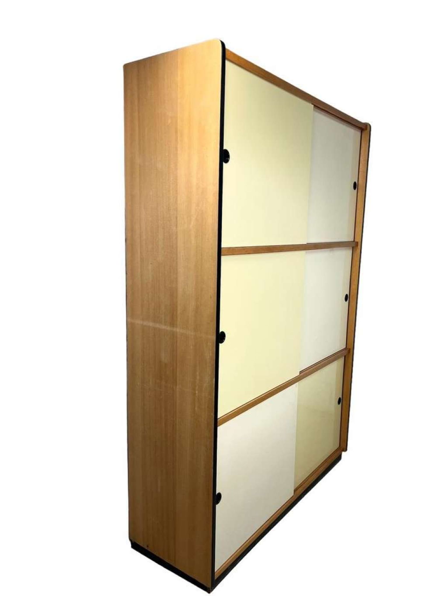 Vintage cabinet with sliding doors kewlox