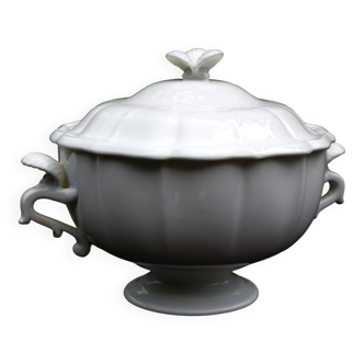 Soupière en faïence de Gien blanche modèle Louis XV