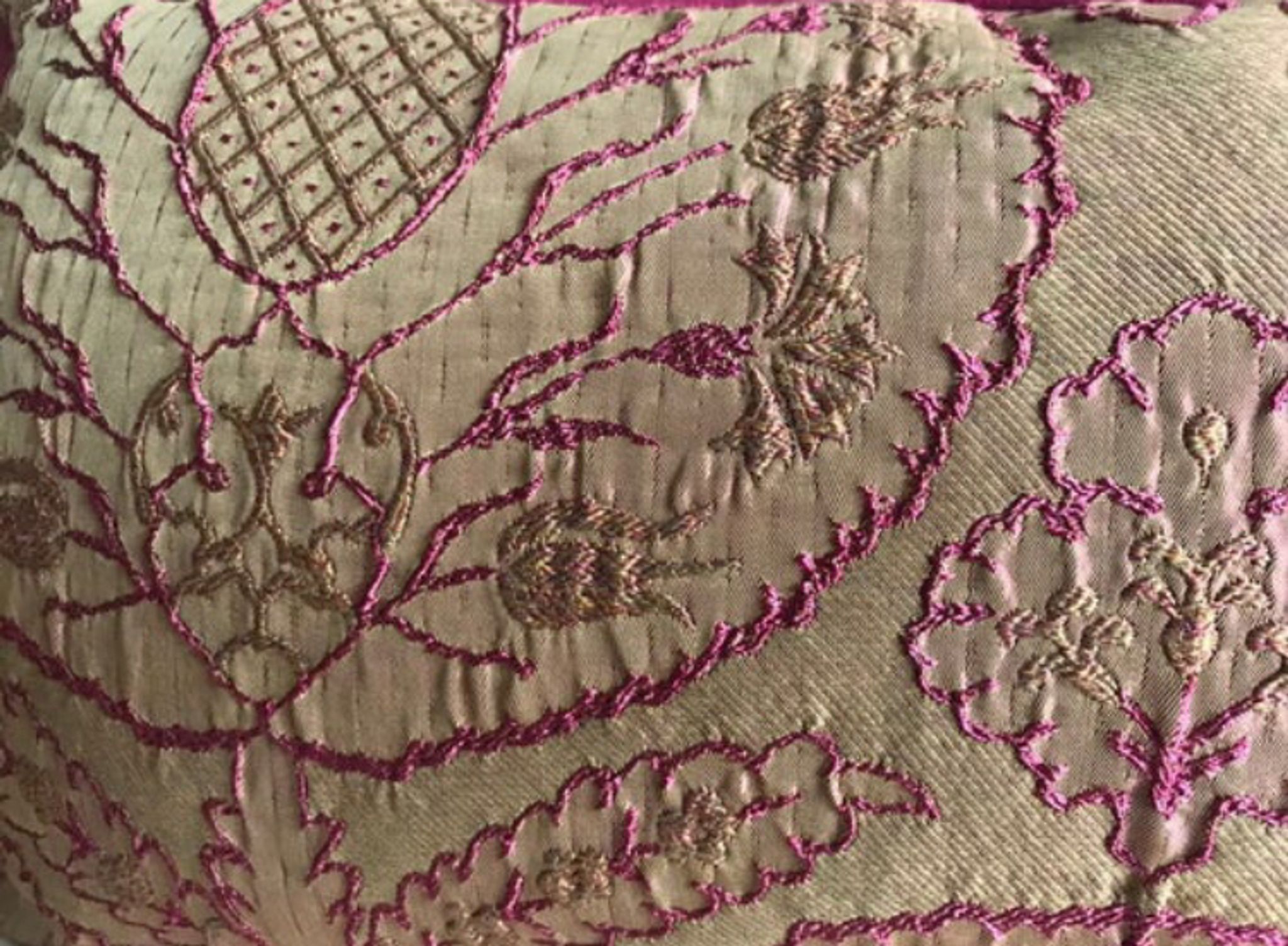Decorative pillow case in brocade with ottoman turkish 16th century motifs