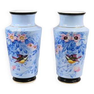 Paire de Vases en Porcelaine – Milieu XIXe