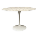 Florence Knoll round table, marble top and tulip base, circa 1960, Eero Saarinen