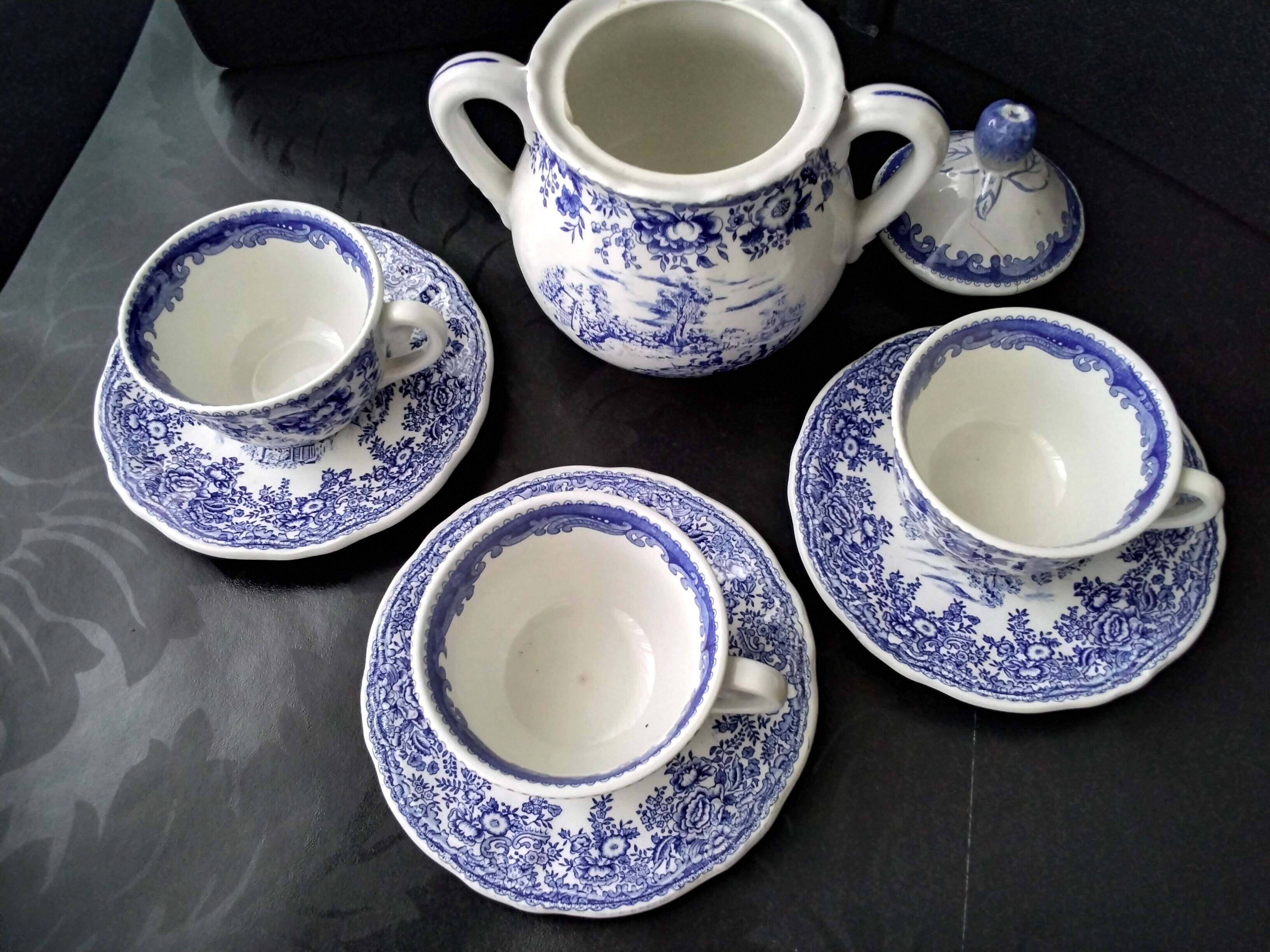 3 Lunéville KG earthenware coffee cups