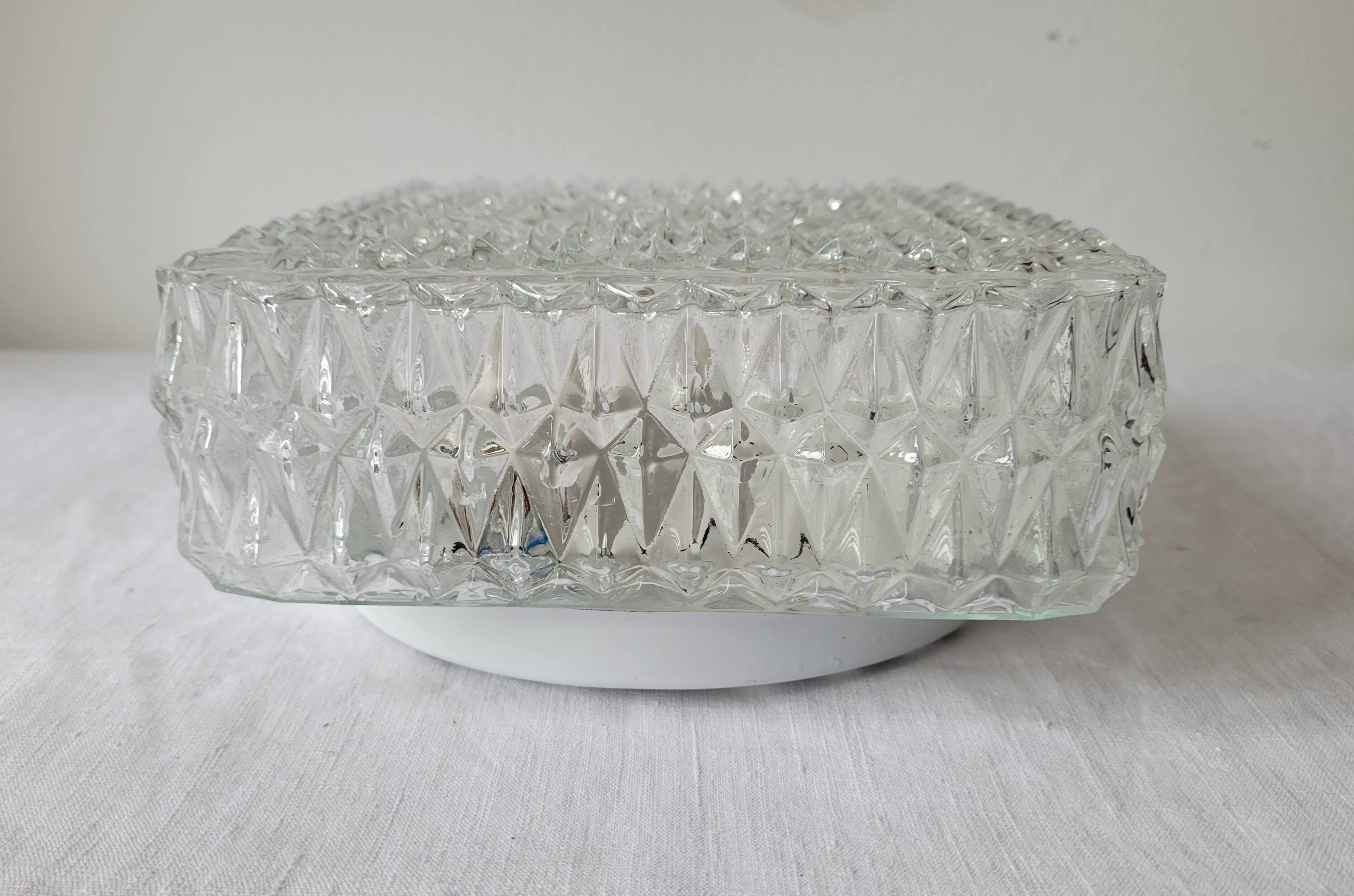 Square molded glass ceiling light "diamond point"