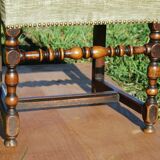 Chaise en noyer Louis XIII pieds en balustre entretoise en H