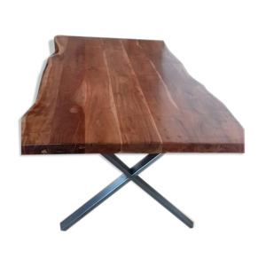 Table avec plateau massif