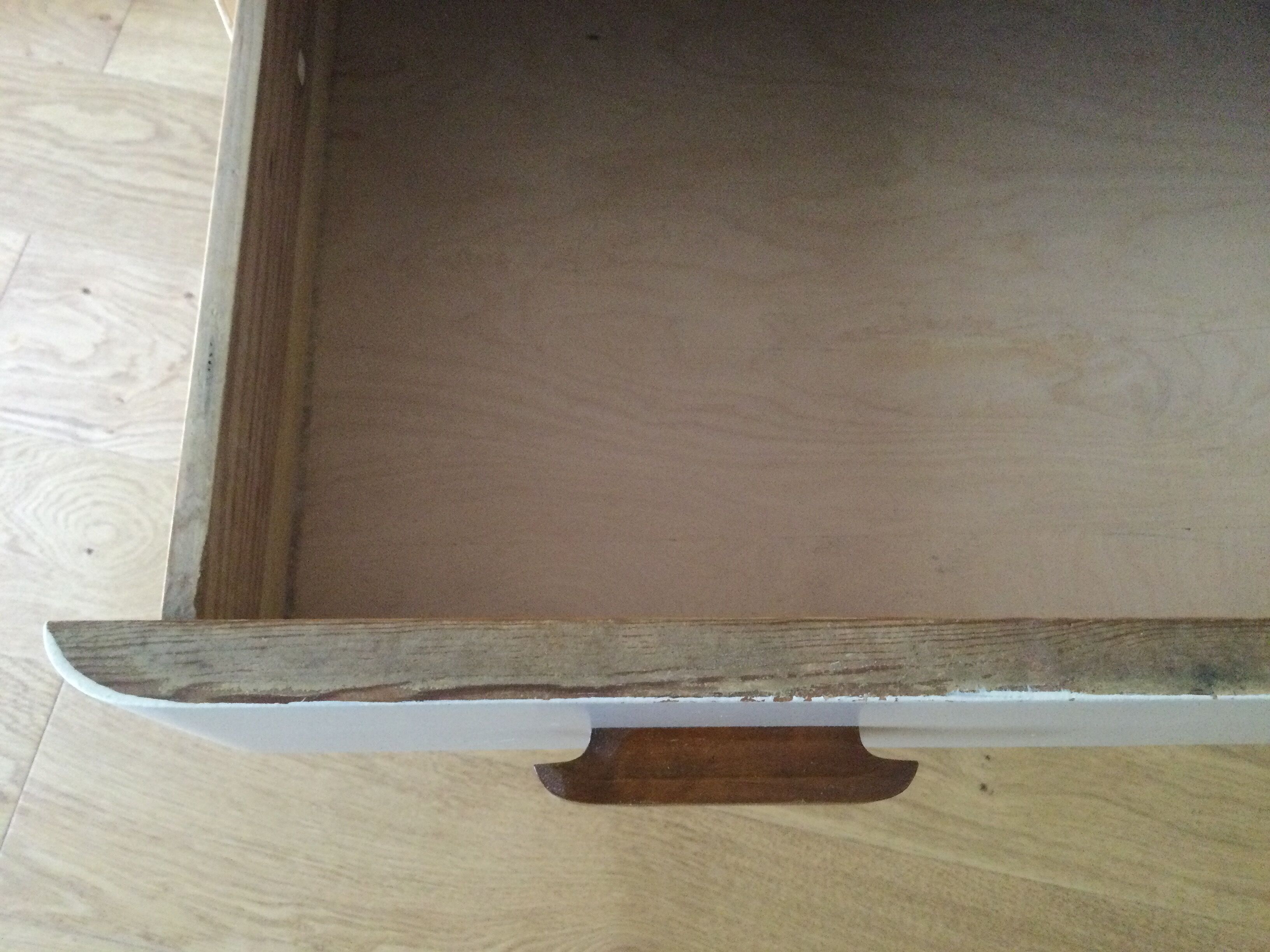Commode suédoise