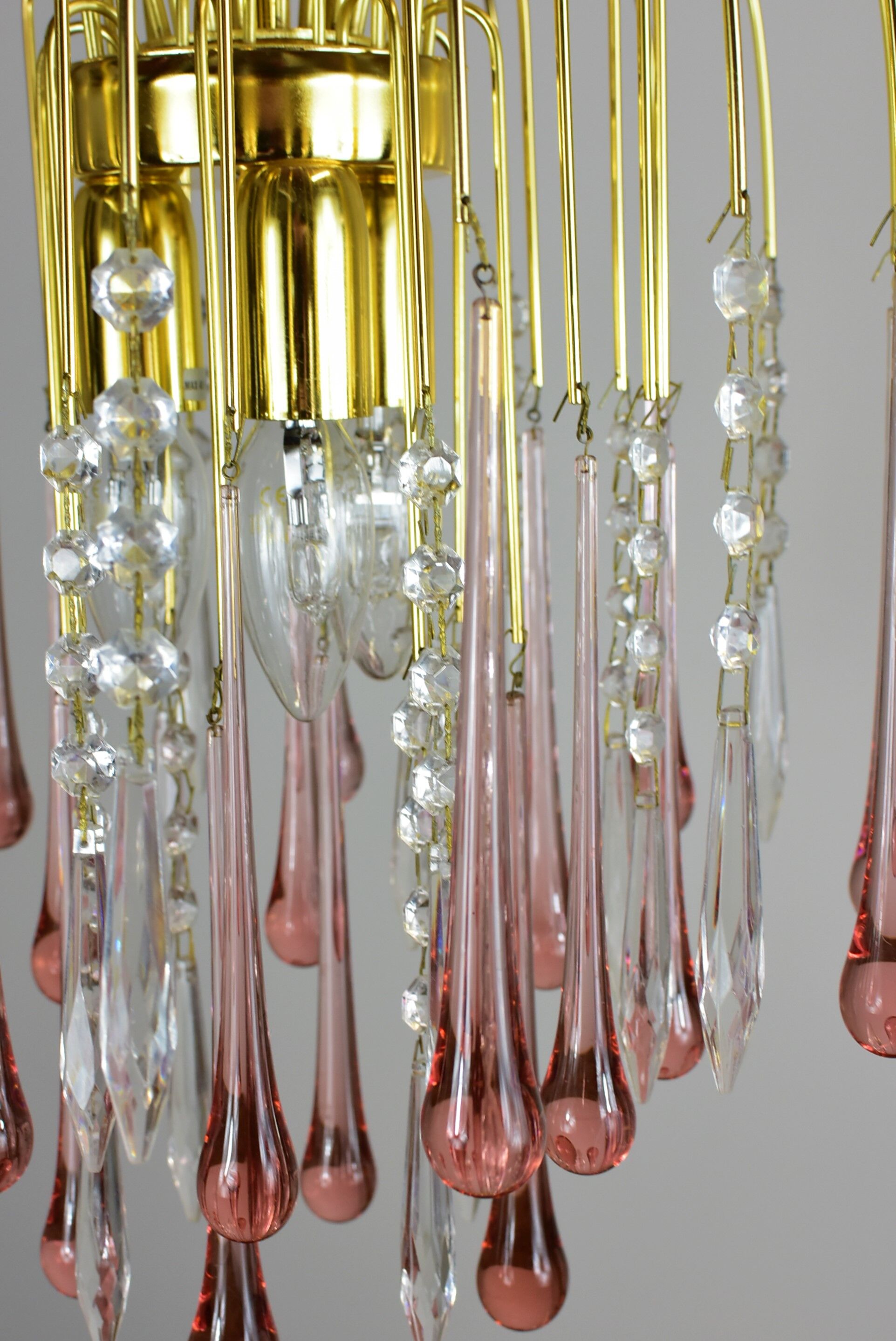 Suspension tassels drops of pink water