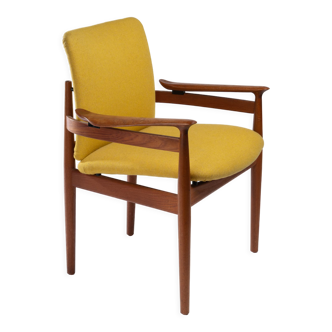 Chair 192 by Finn Jul