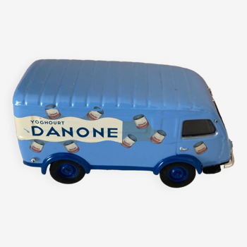 Renault 100kg Advertising danone