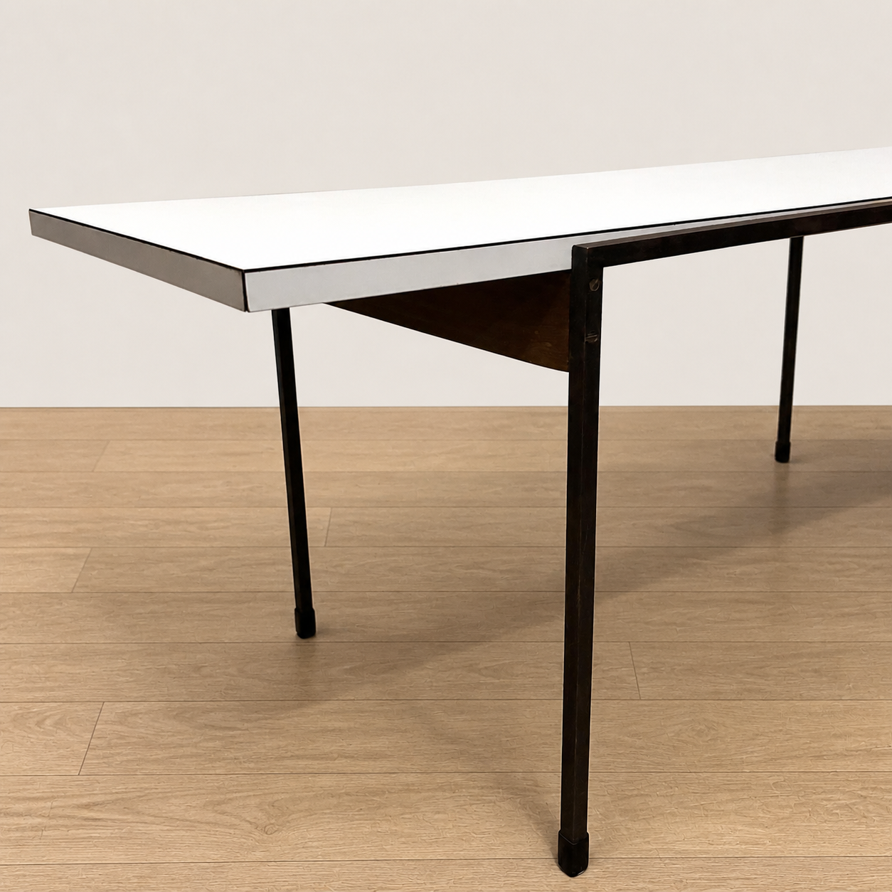 Table basse moderniste
