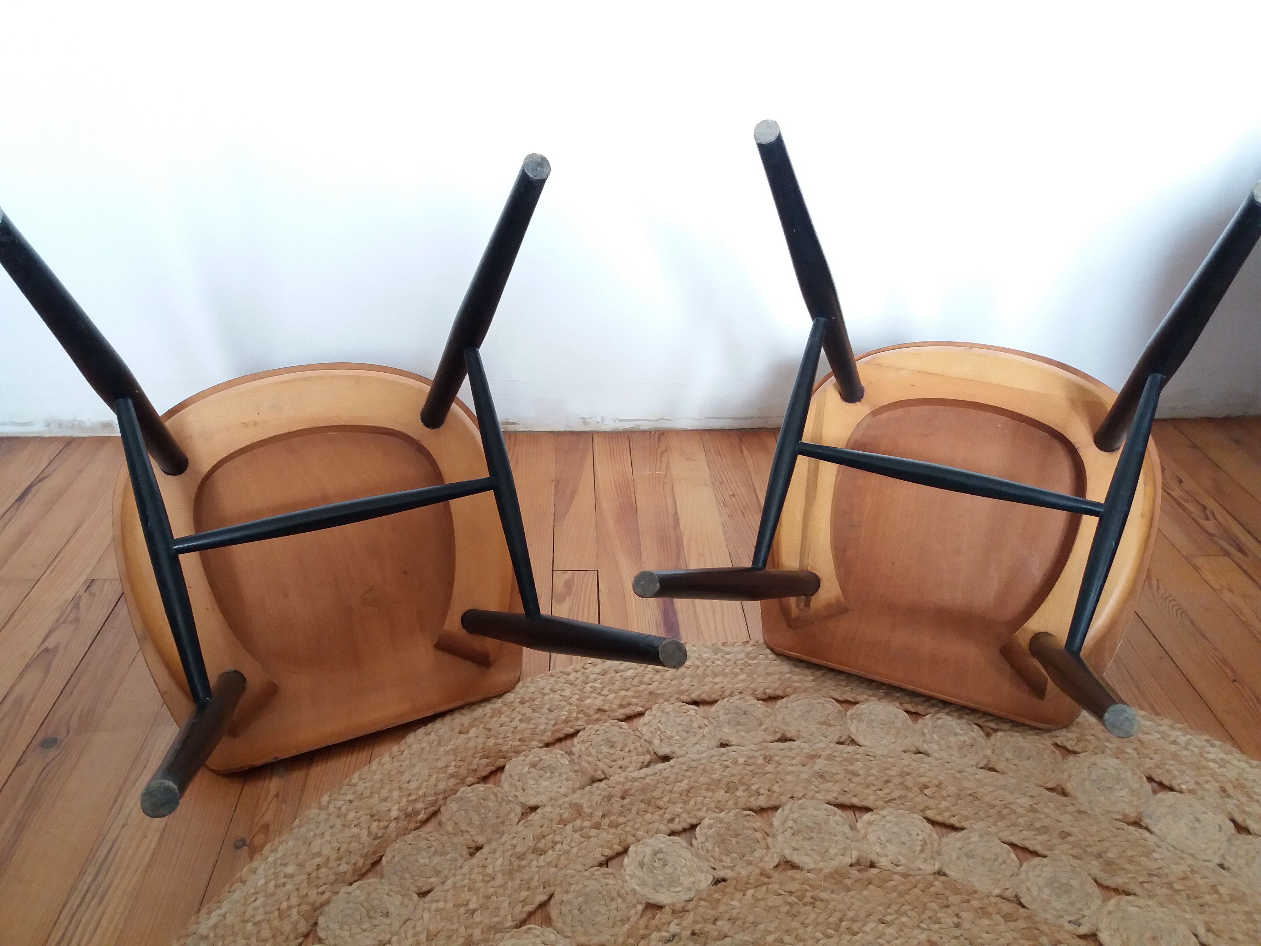 Pair of chairs of Ilamari Tapiovaara