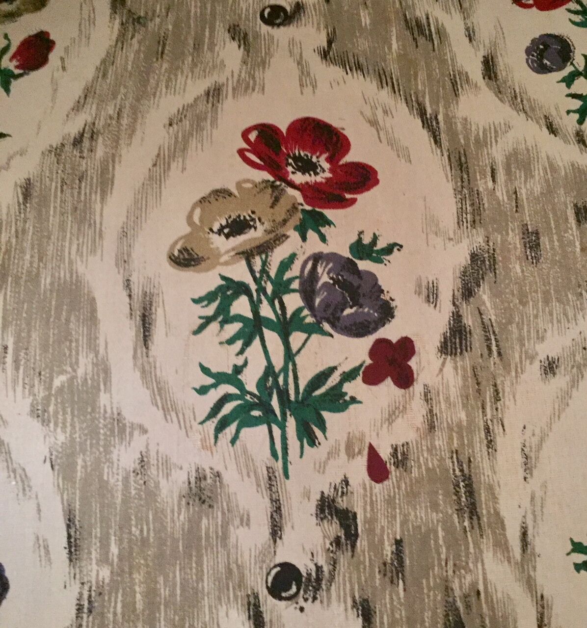 Toad in cloth armchair and its Ottoman