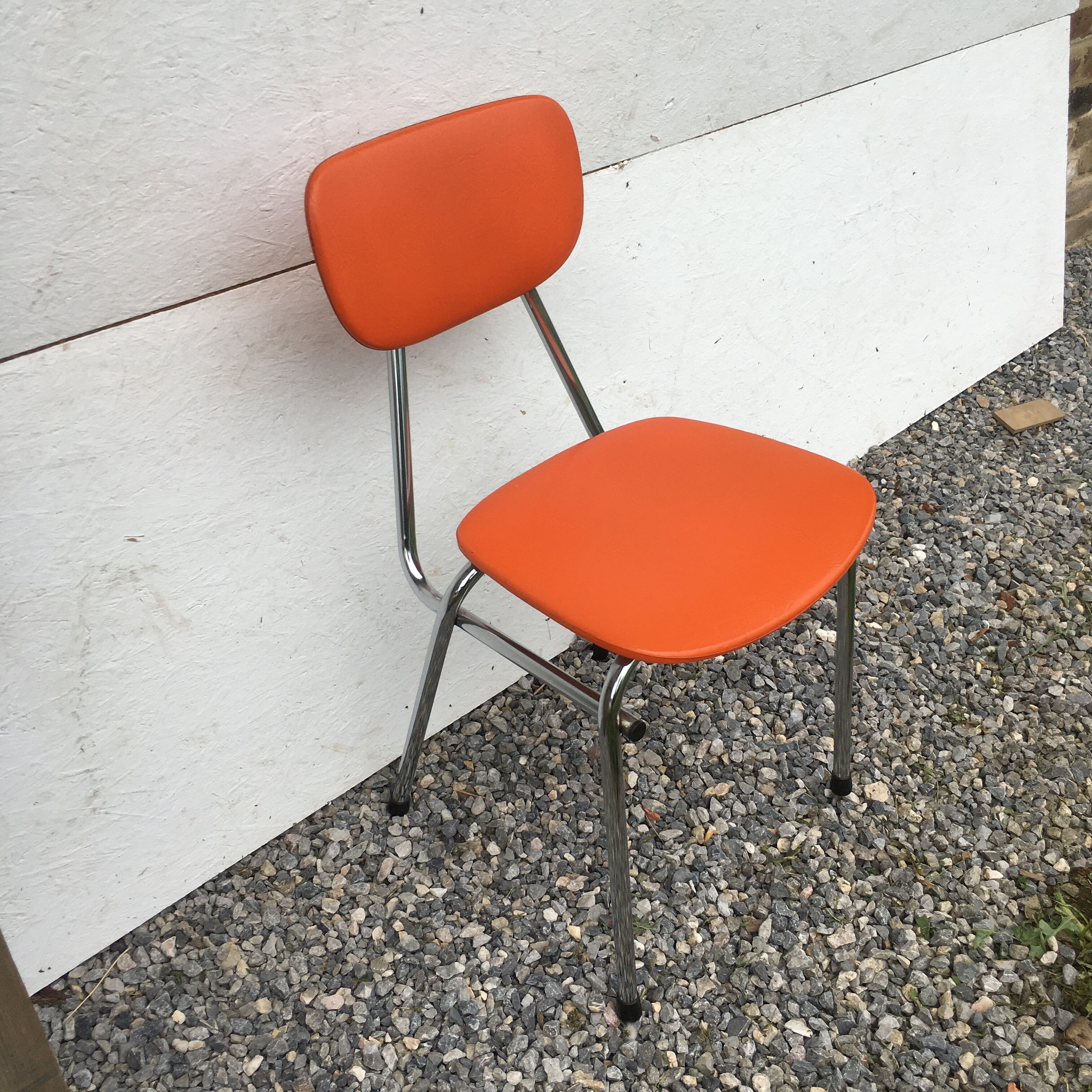Orange skaï chair