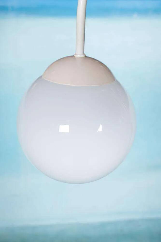 Minimalist floor lamp cascade space age white