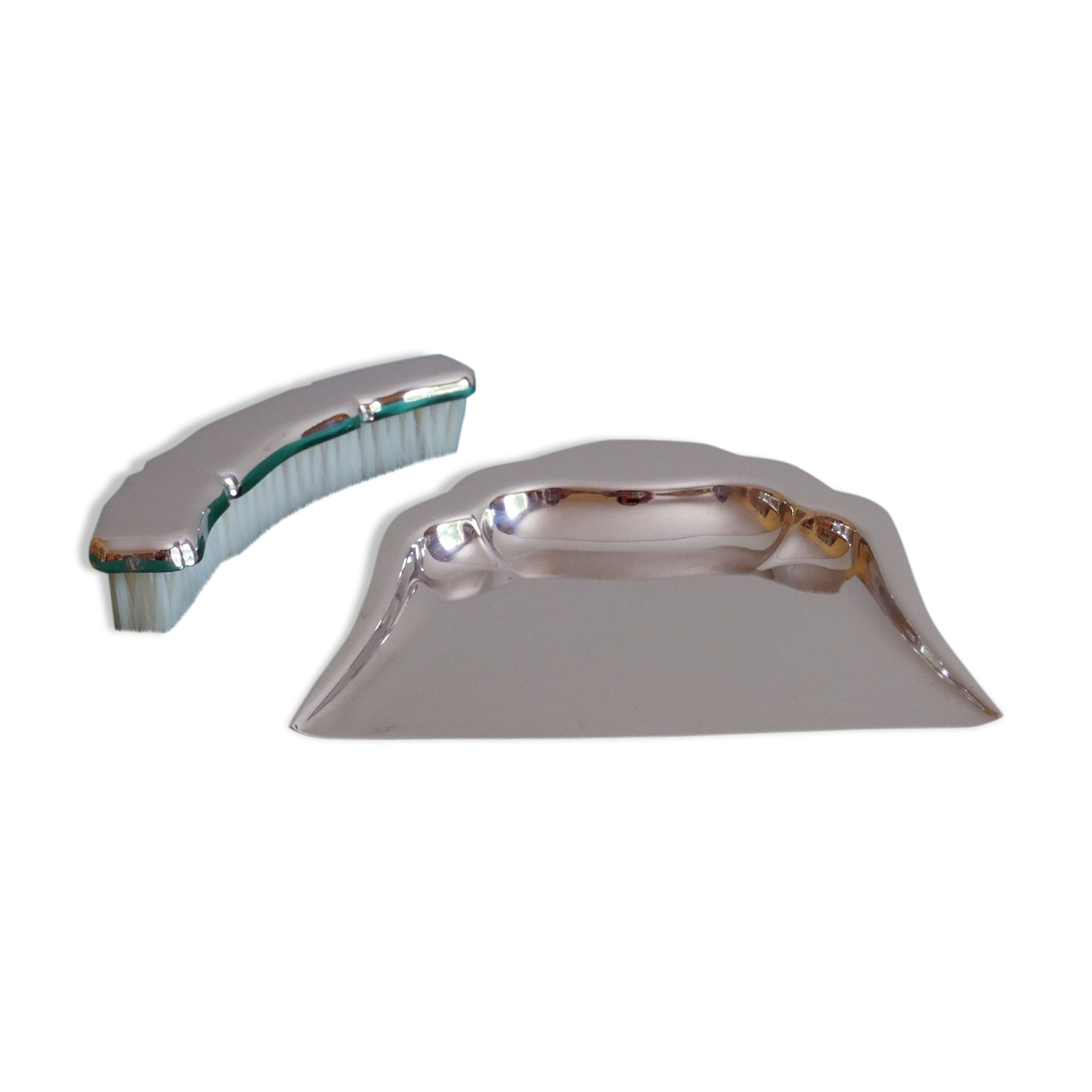 Collects stainless steel table crumbs