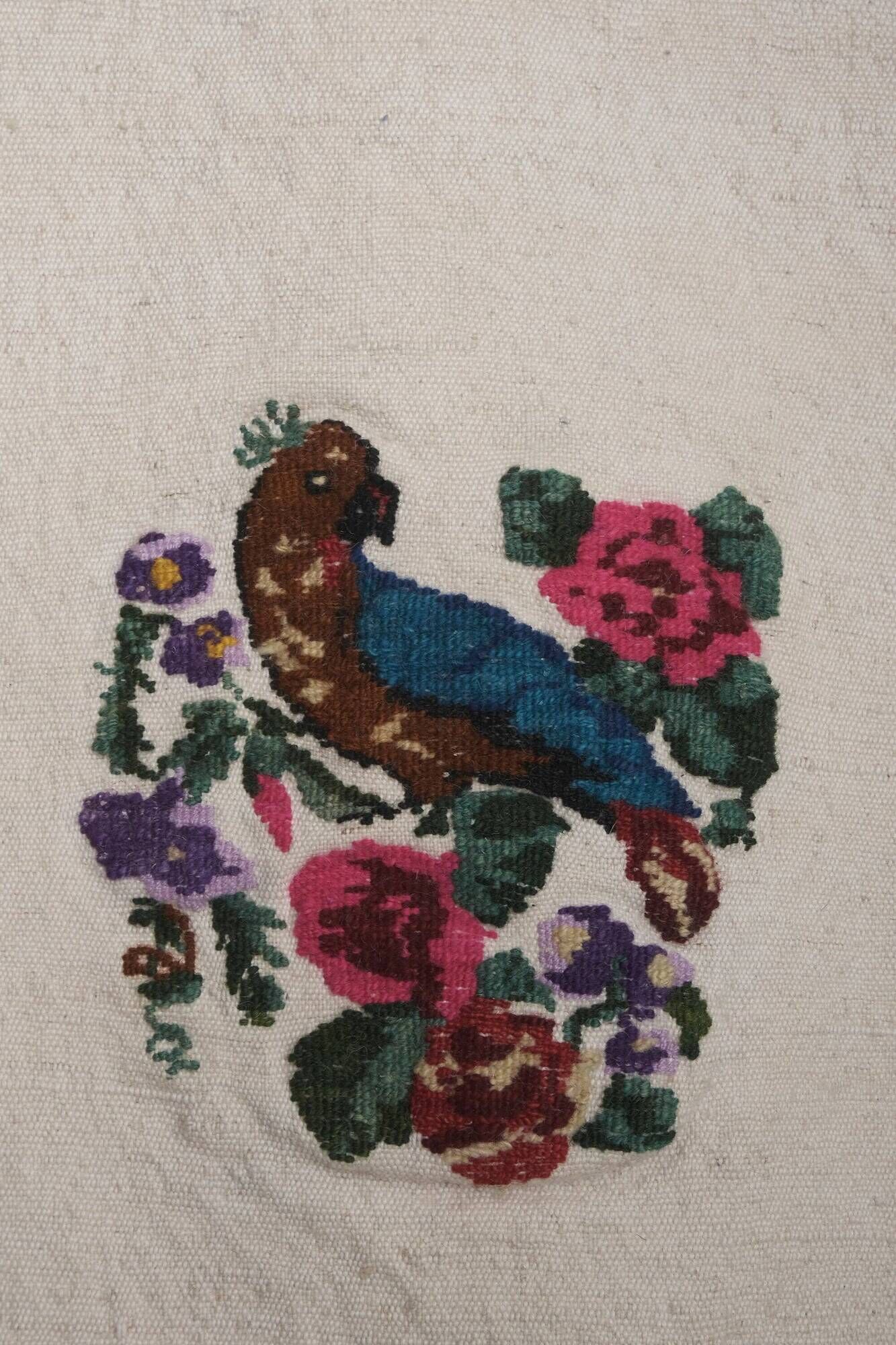 Vintage Turkish kilim, handwoven, 115x144 cm.