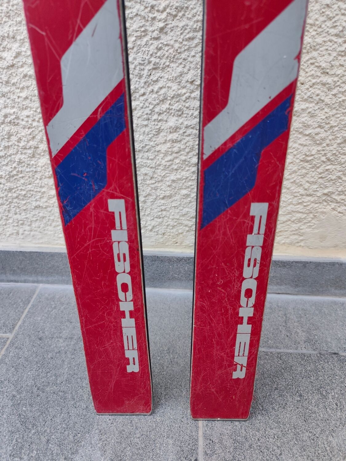 3 pairs of vintage skis: Rossignol Strato, ST 650 & Fischer.