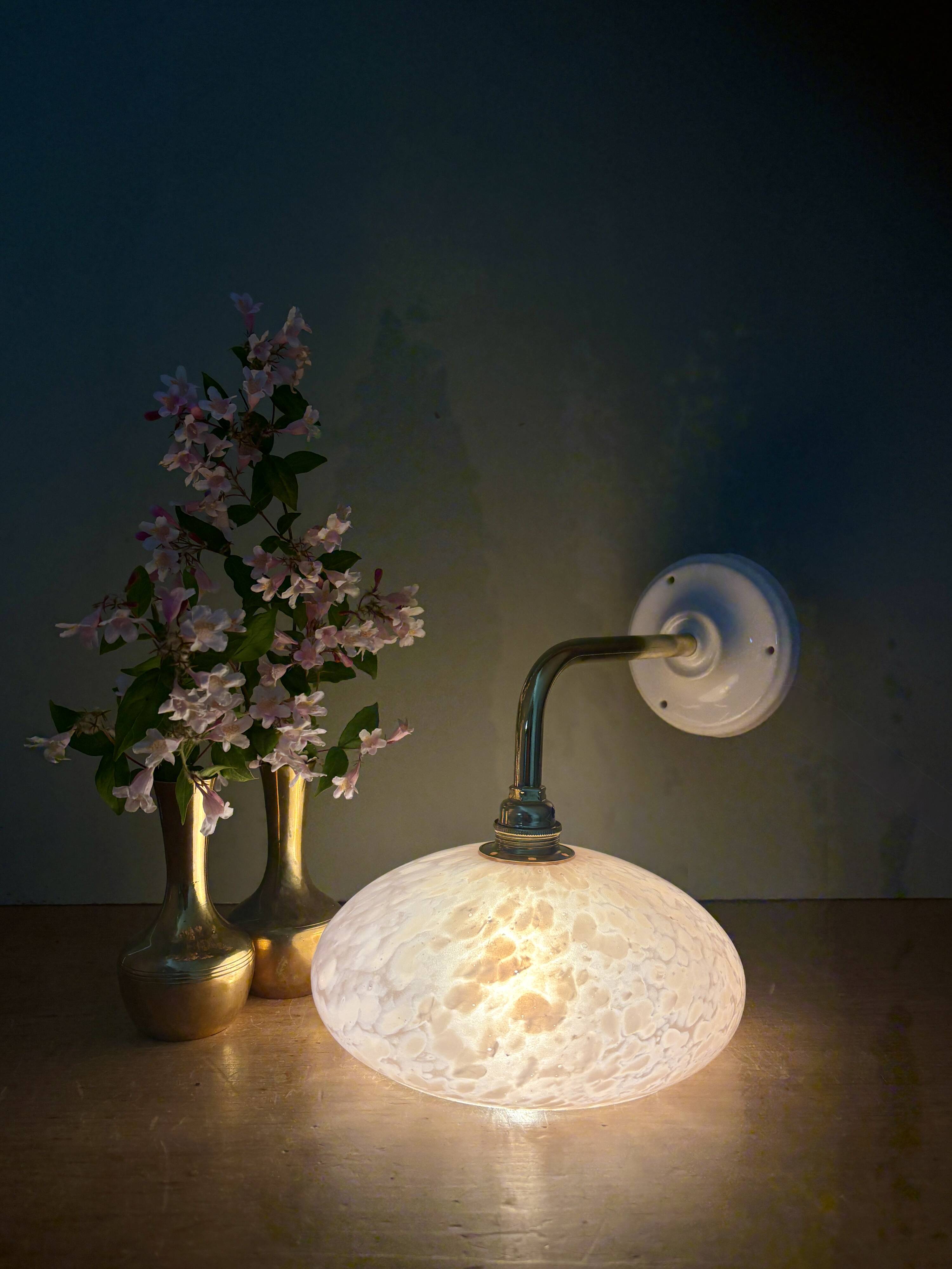 Elbow wall light, vintage glass lampshade from Clichy in pink.