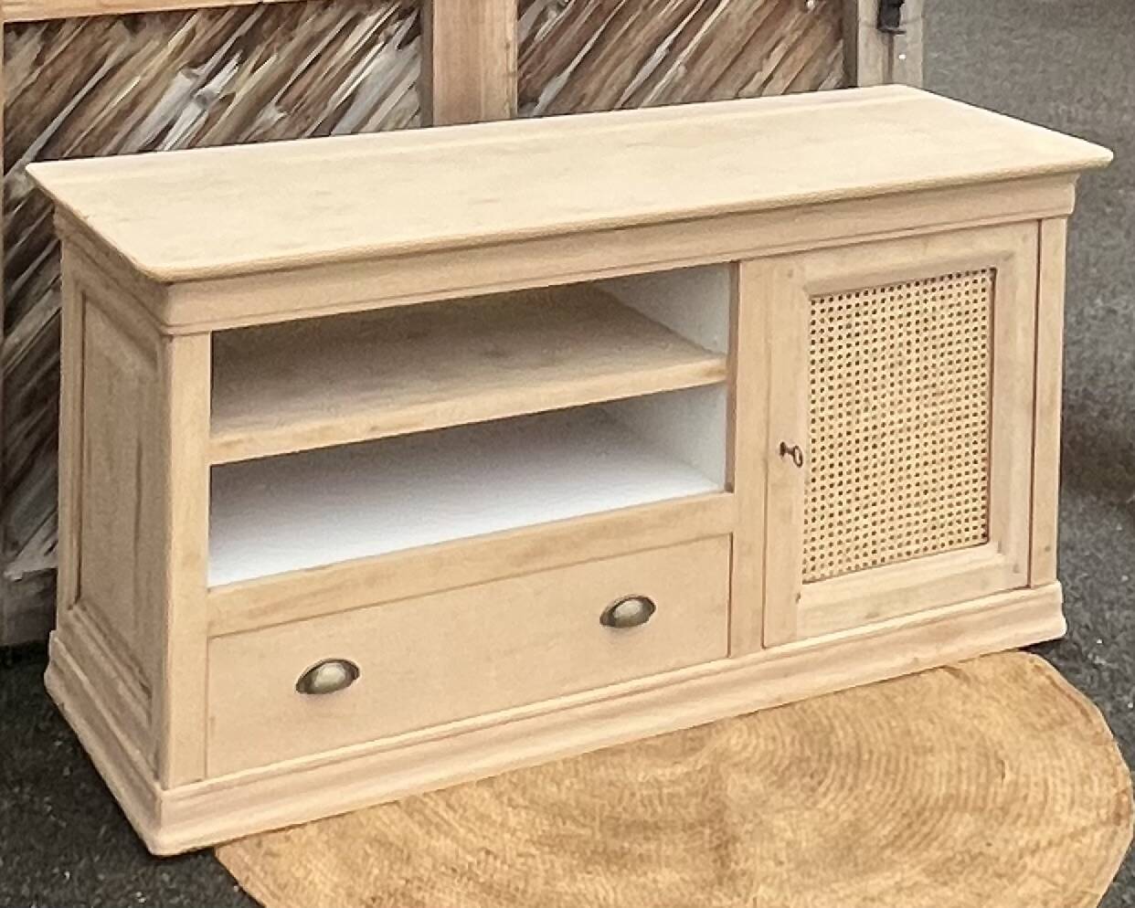 Meuble télé tv rénové en bois brut