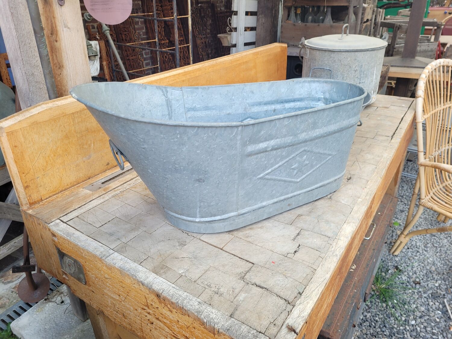 Zinc children's bathtub