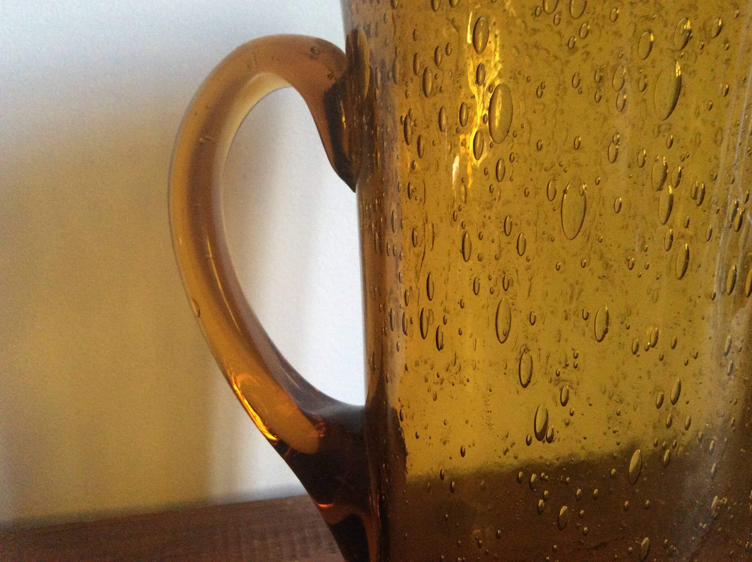Pichet en verre bullè