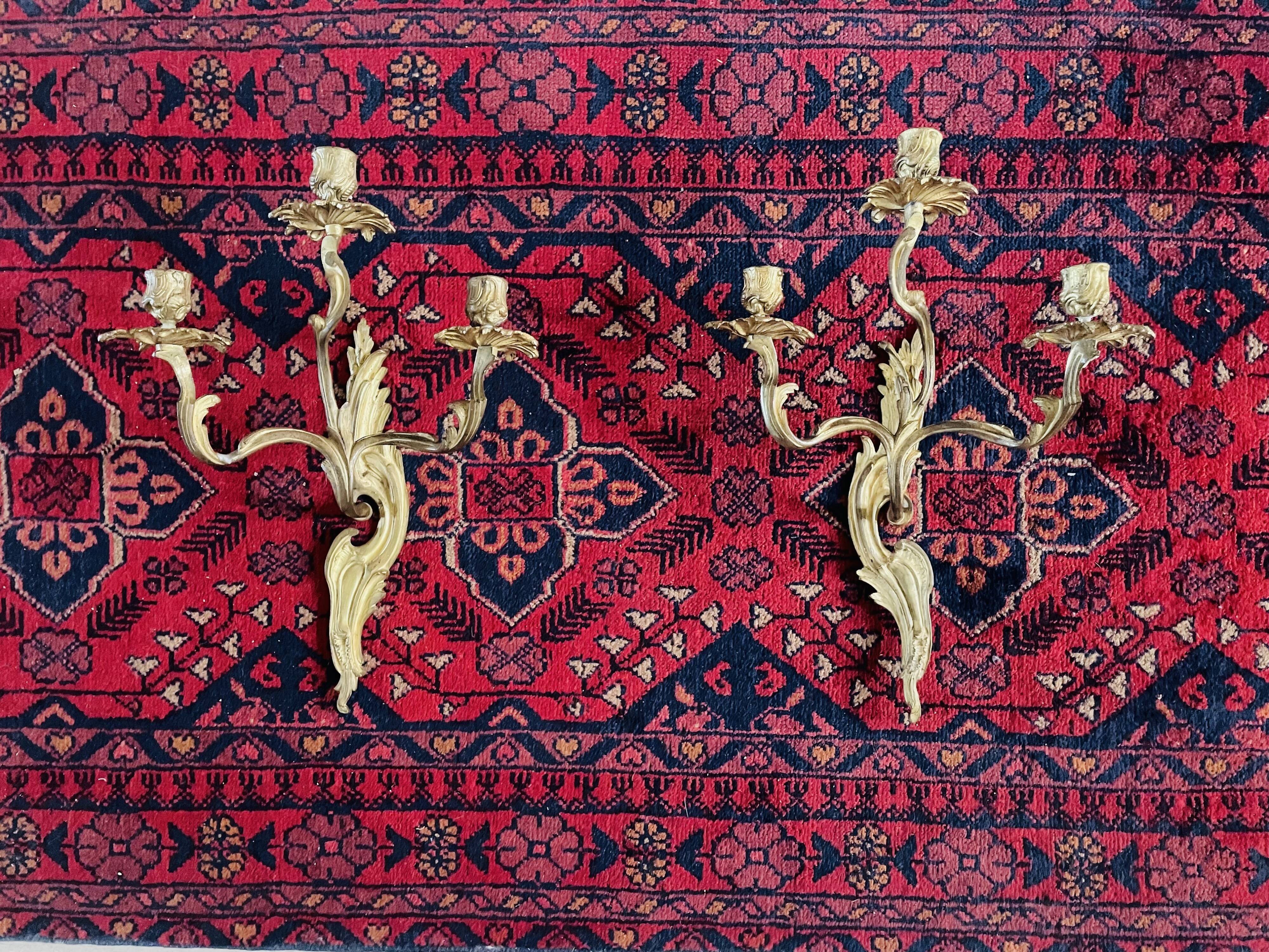 Paire d'appliques en bronze doré à 3 lumières style Louis XV