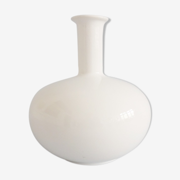 White ceramic vase, solifleur