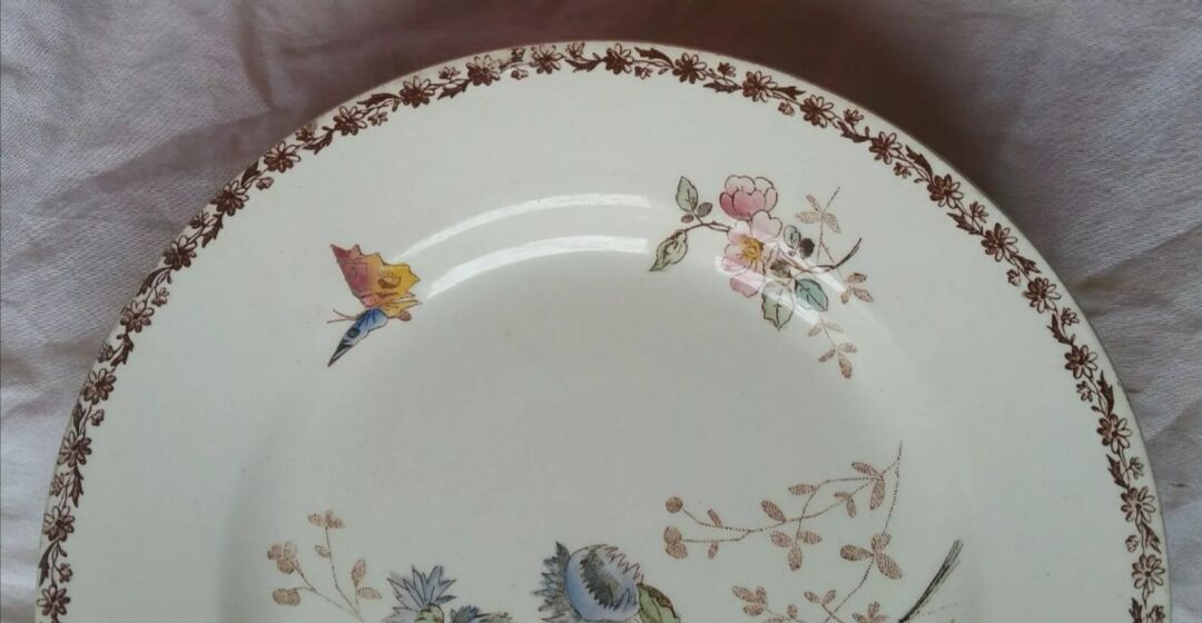 Flower and butterfly footy plate