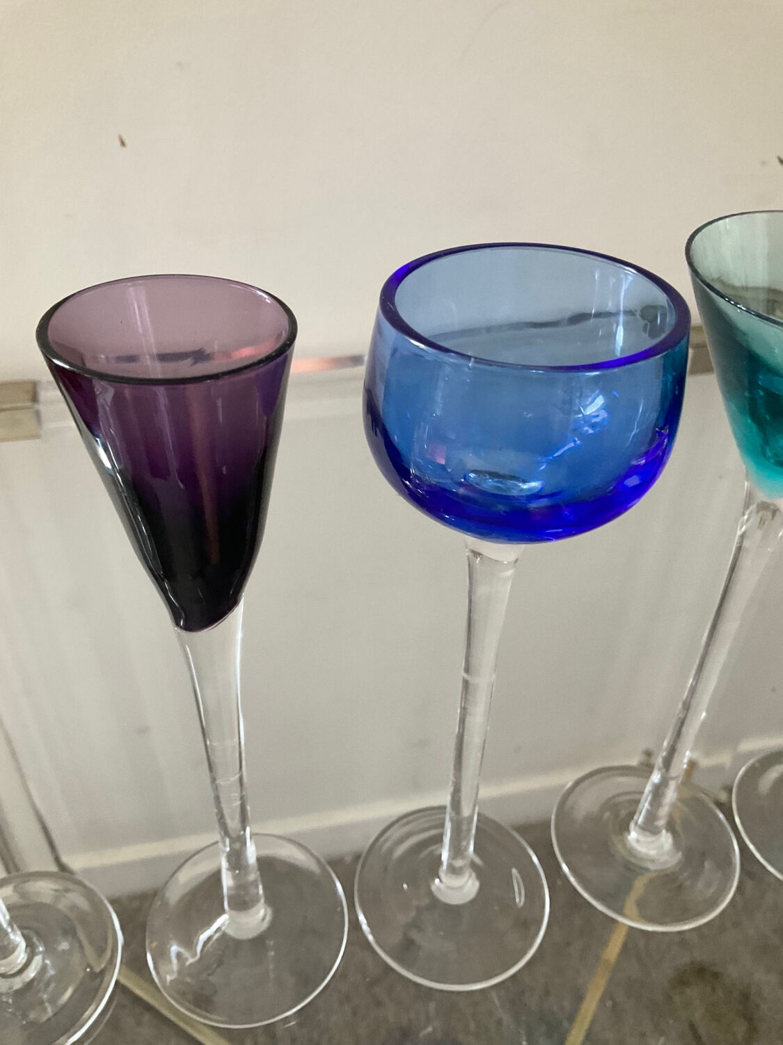 Series of 6 vintage stemmed glasses