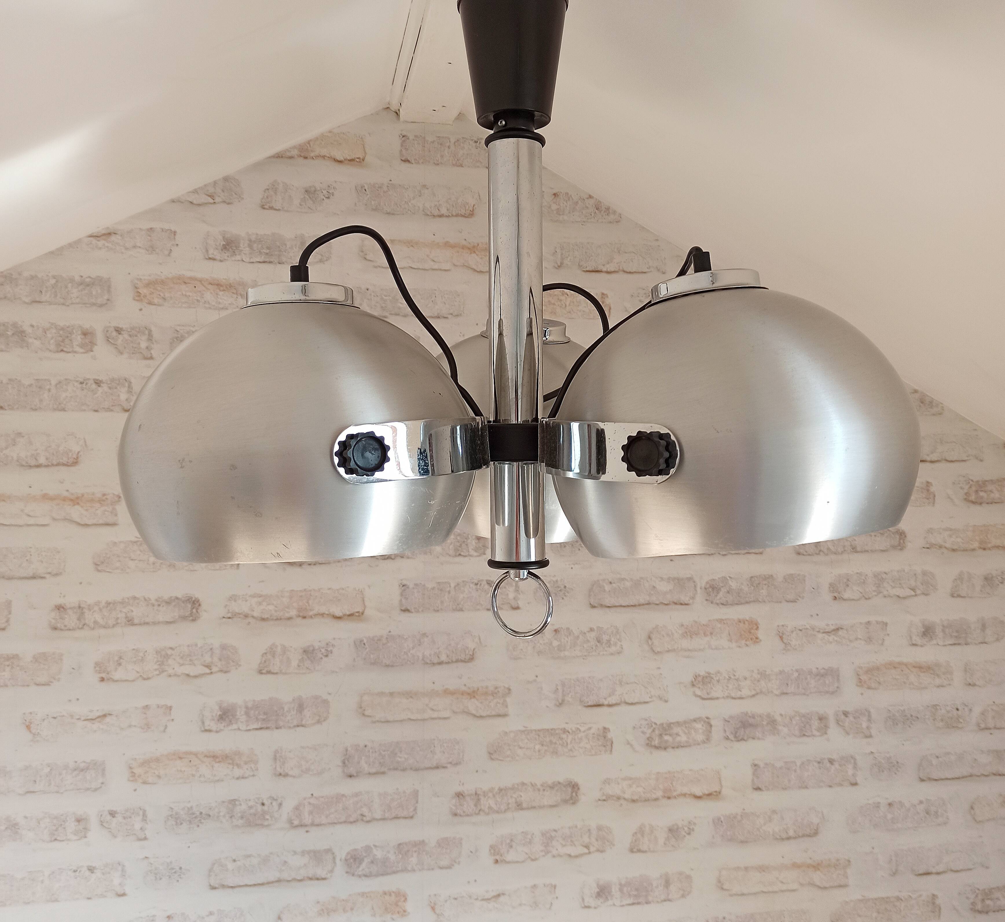 Vintage metal suspension