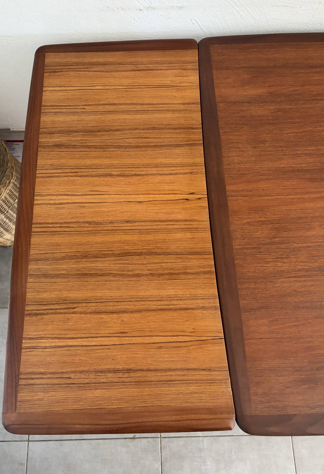 Extendable teak table in Scandinavian/Danish style, Ligne Roset, 1960s.