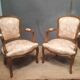 Paire de fauteuils tapissés de style Louis XV