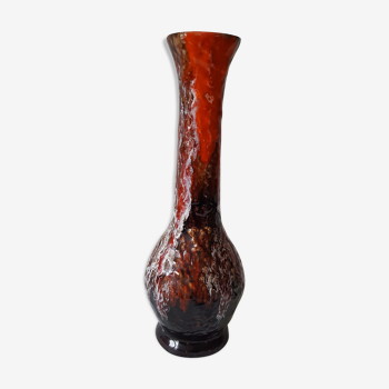 Vase en céramique orange marron avec coulures en relief