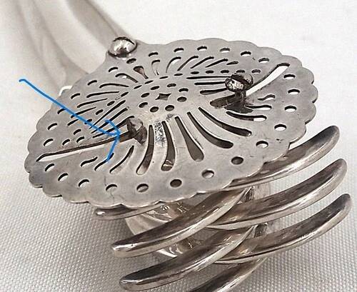 Christofle patented lemon squeezer in silver-plated metal, excellent condition.