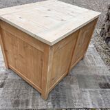 Central island / Saucepan storage unit
