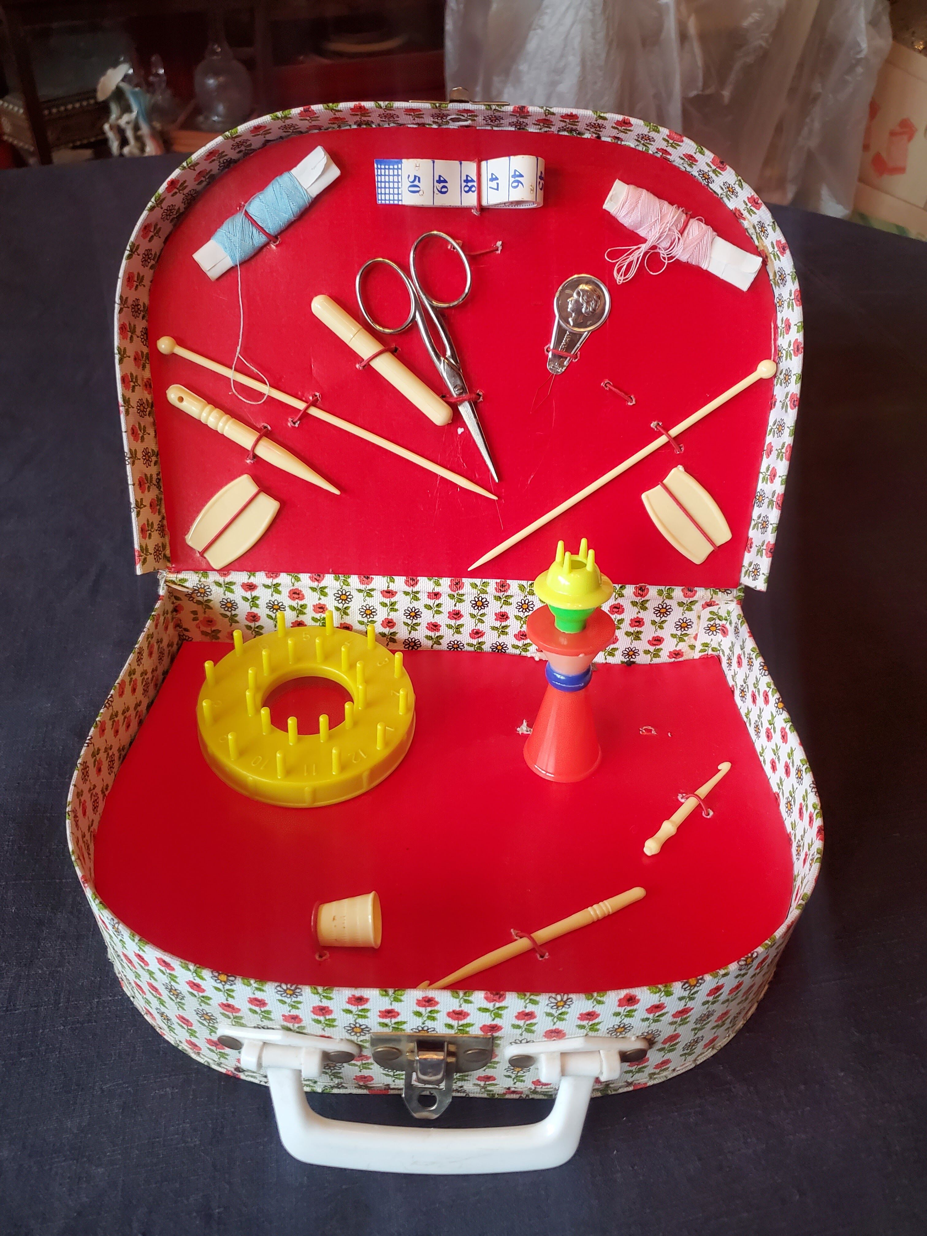 Toy sewing suitcase