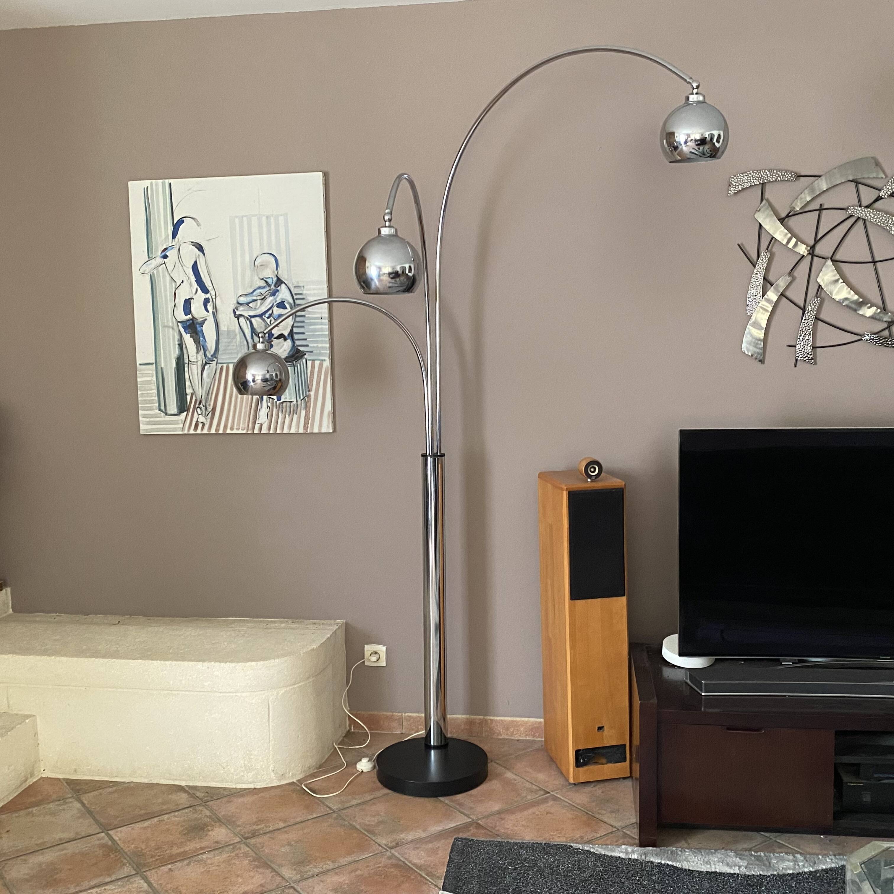 Lily of the valley floor lamp by goffredo reggiani. 1970.