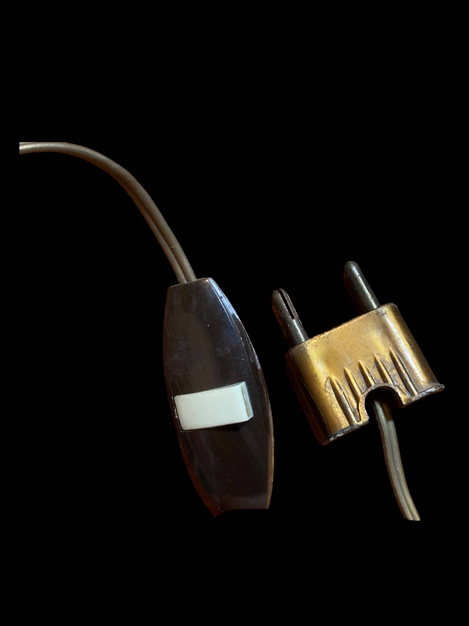 Bouillotte lamp without shade in black and gold metal