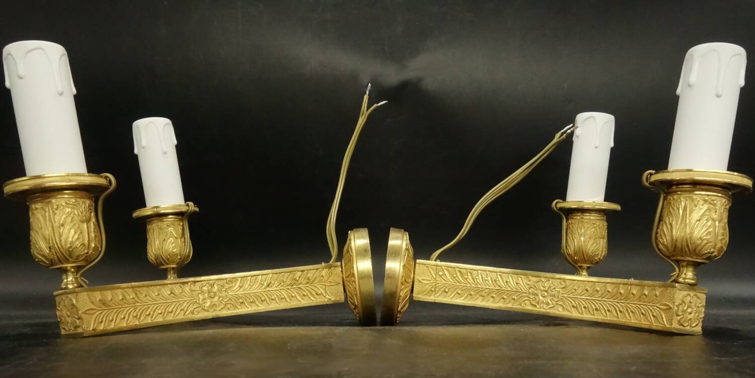 Pair of wall sconces in Restoration style, early 19th century - gilded bronze signed MENE.