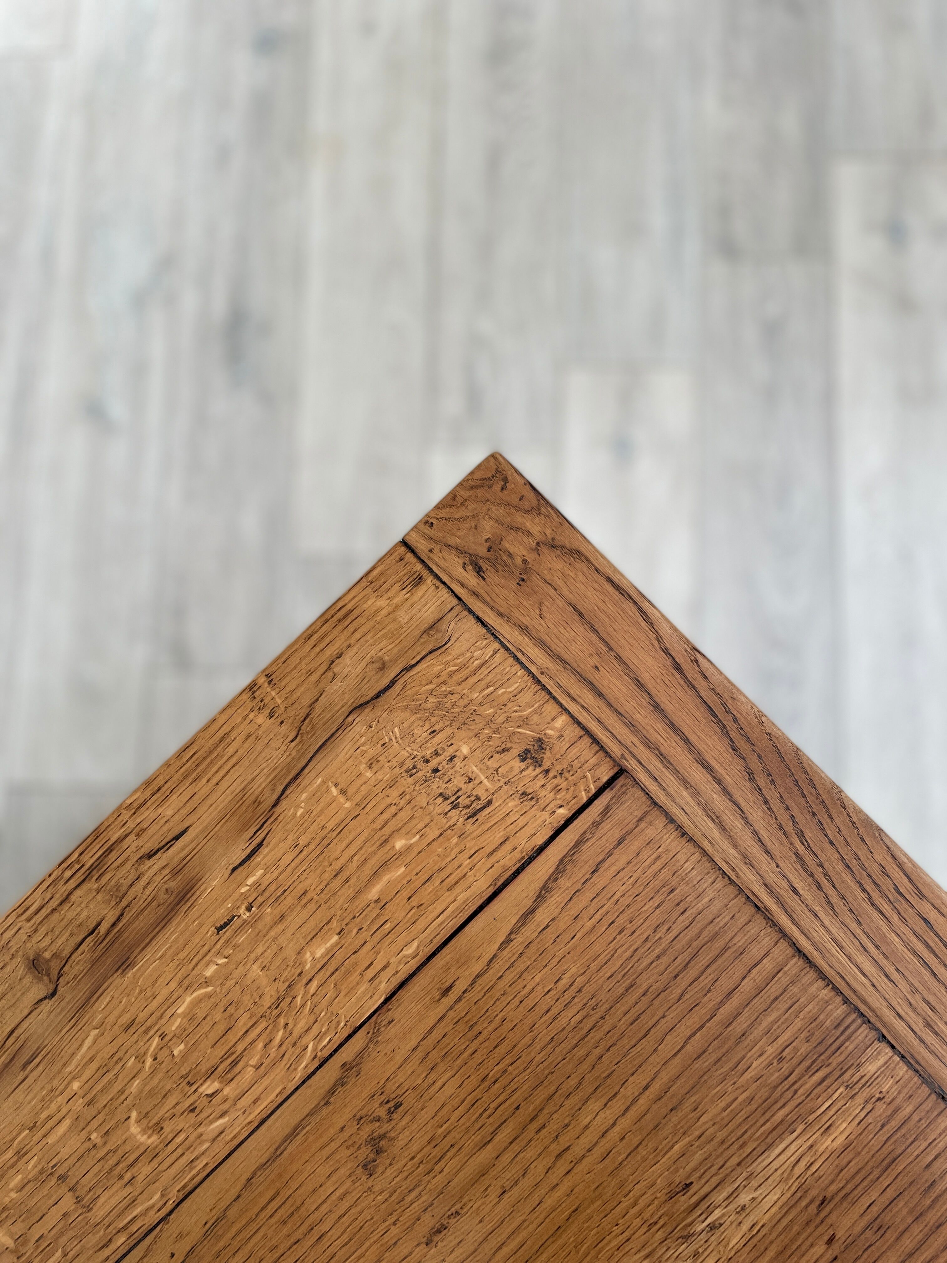 Industrial row in metal and oak.