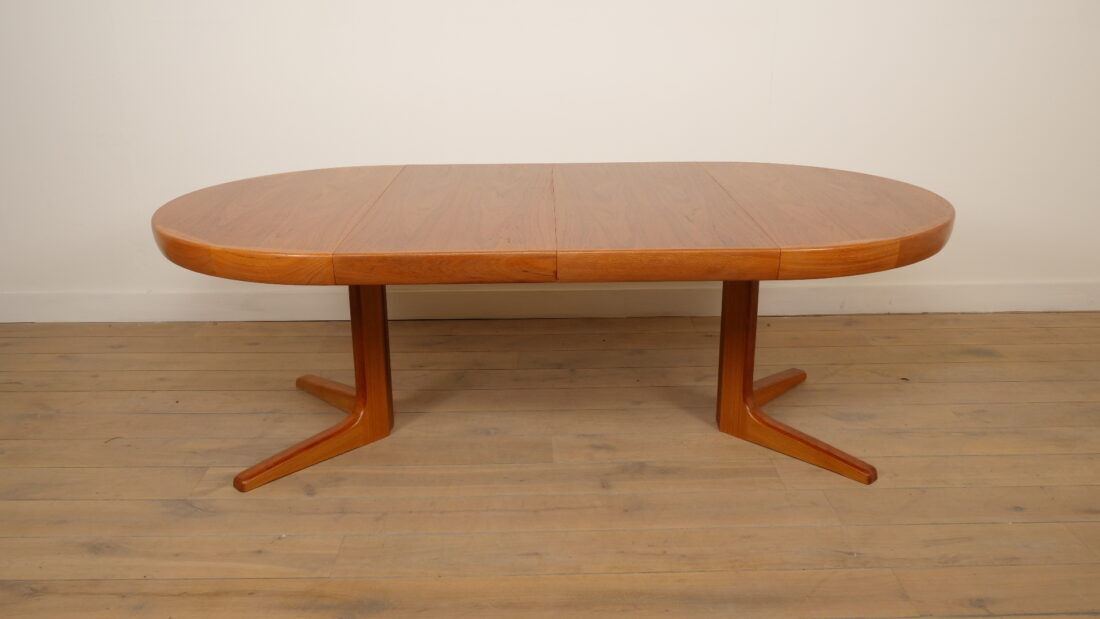 Vintage round dining table | extendable | teak | 120 cm - 220 cm