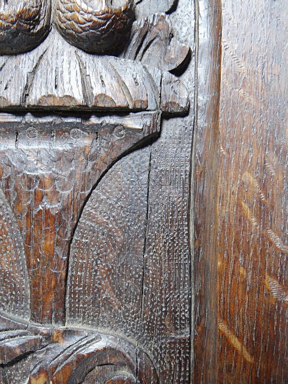 Pair of decorative wall panels in carved wood from the 19th century.