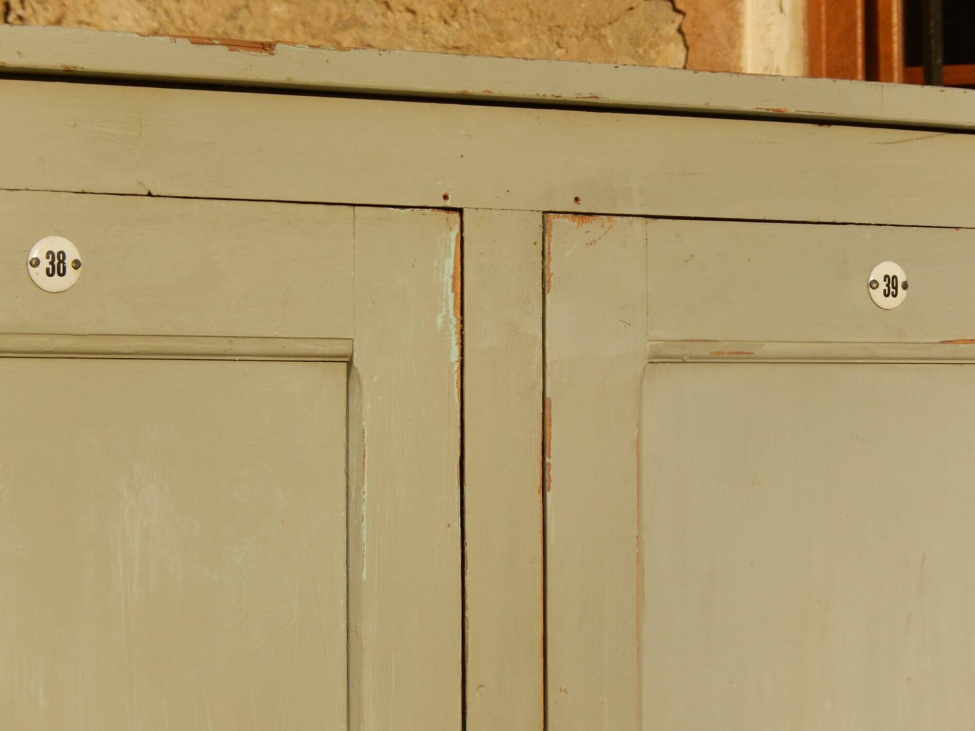 Old workshop wardrobe - Parisian locker cabinet, worn patina