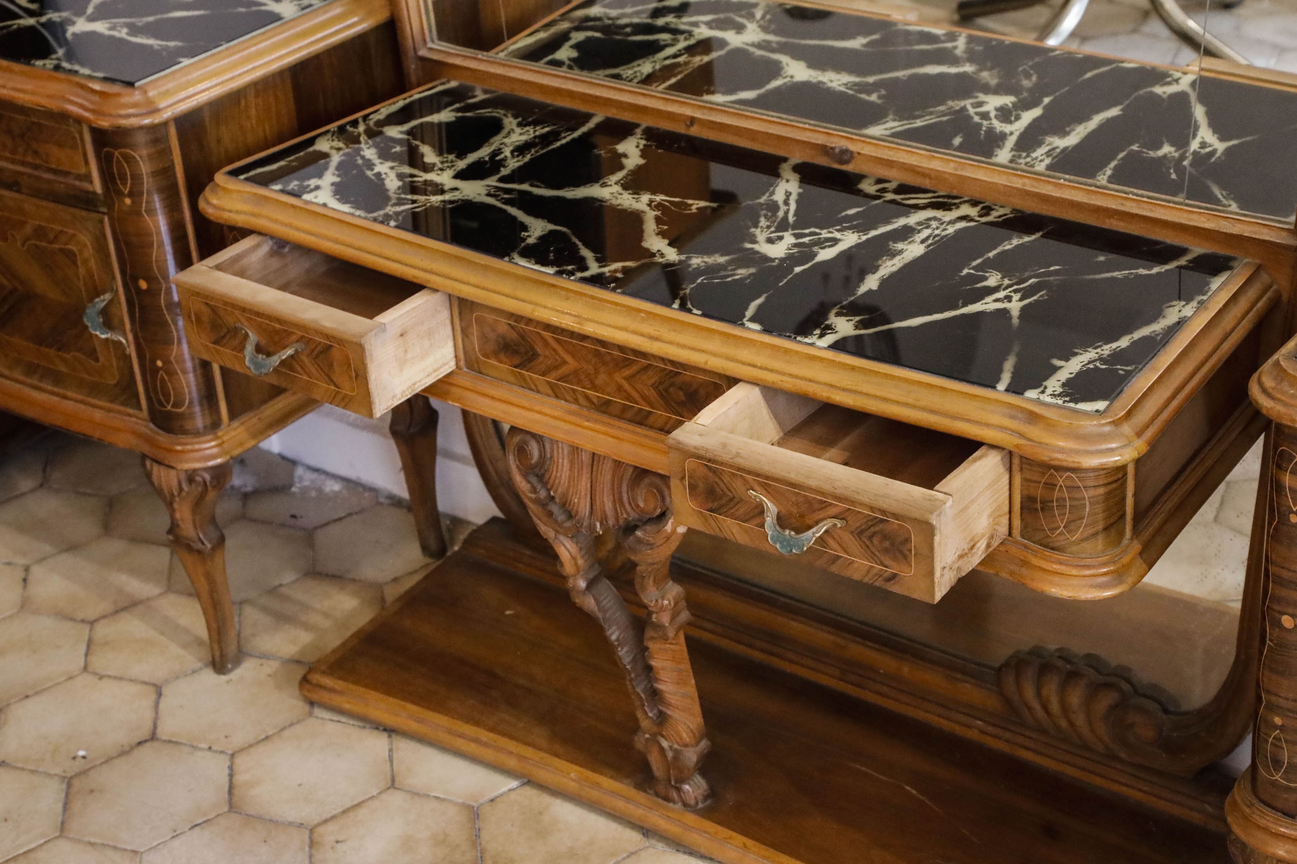 Italy hairdressing set and bedside 1940