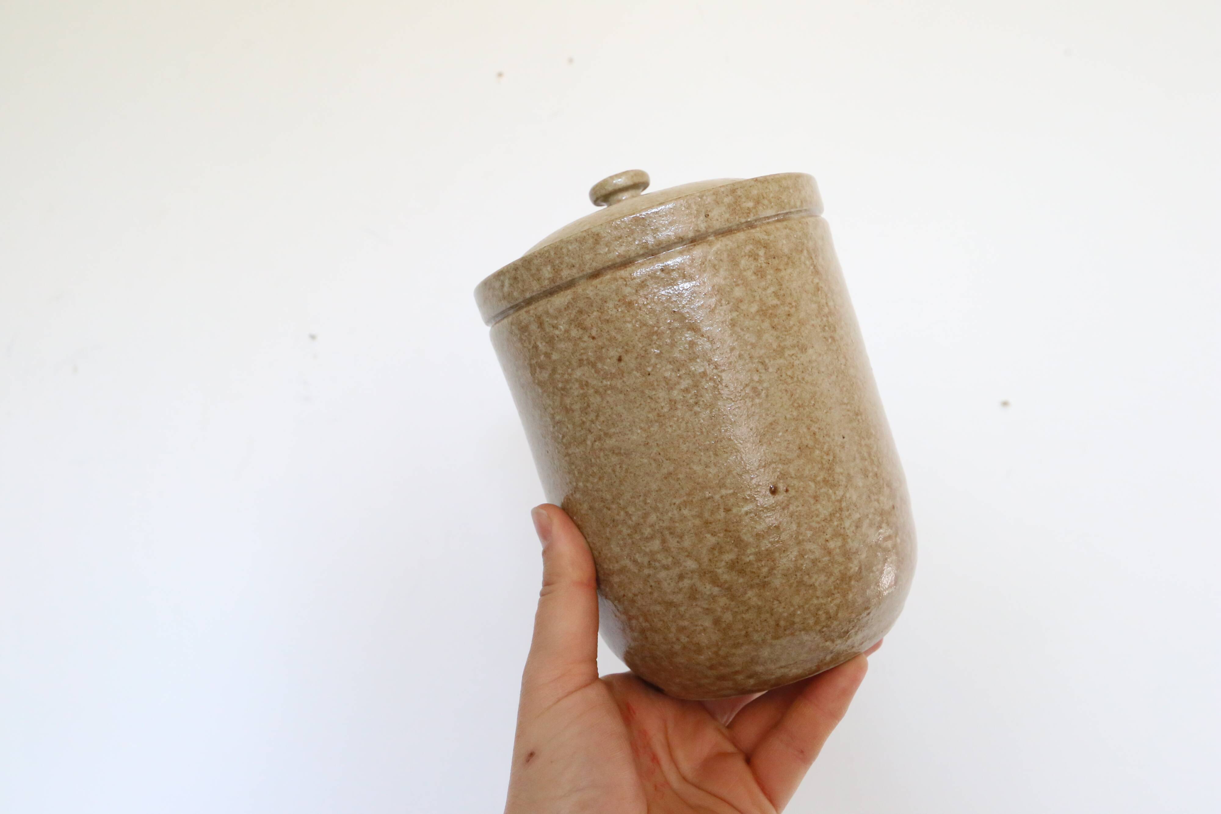 Set of 2 pretty stoneware pots, vintage